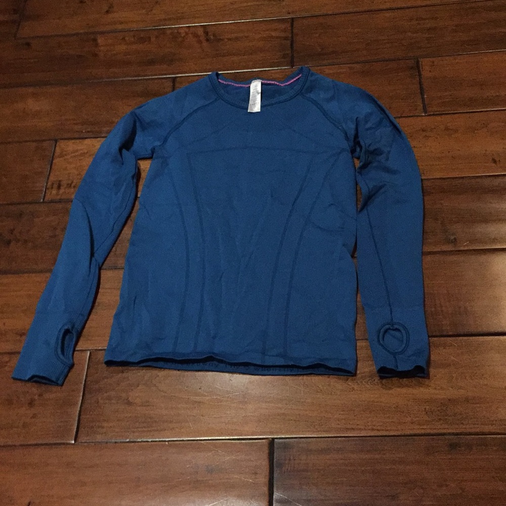 Long sleeved Ivivva girls shirt